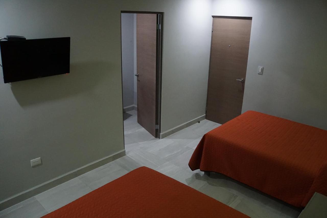 Hotel Hc Express Monterrey Zewnętrze zdjęcie