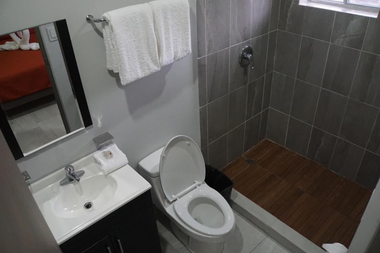 Hotel Hc Express Monterrey Zewnętrze zdjęcie